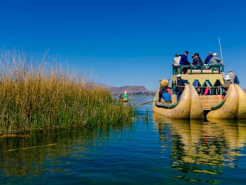 Tour Isla de los Uros y Taquile Lancha Veloz Full Day (Lago Titicaca)